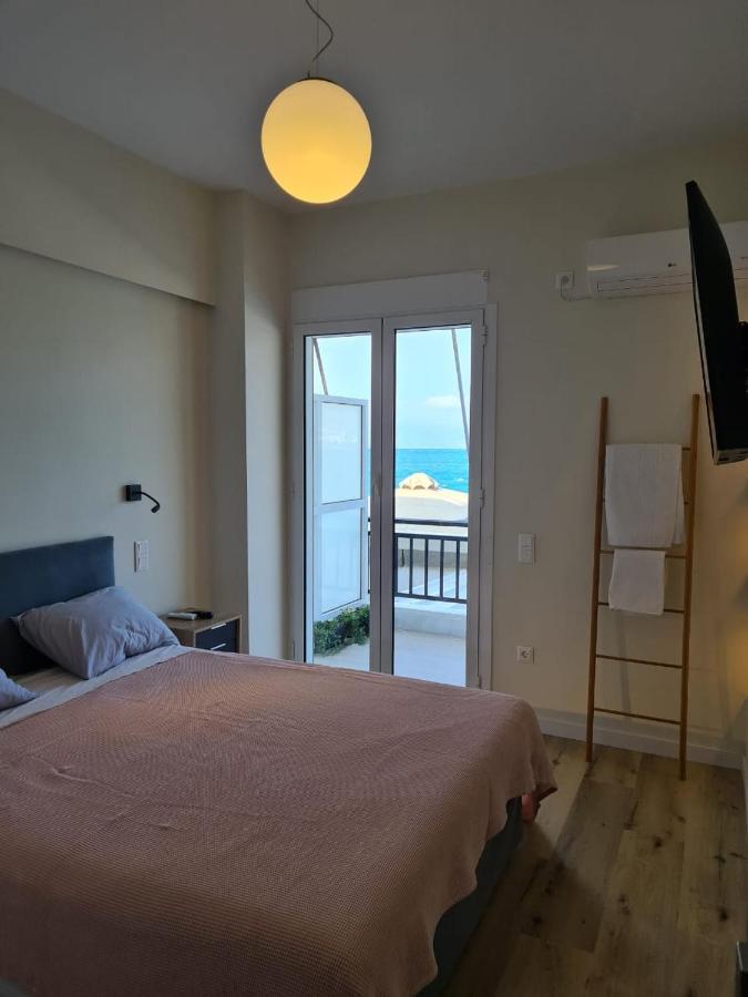 Grace Seaside Lejlighed Loutráki Eksteriør billede