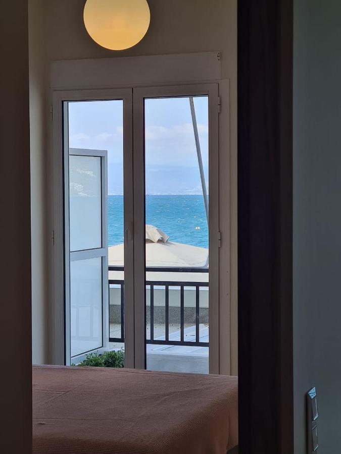Grace Seaside Lejlighed Loutráki Eksteriør billede